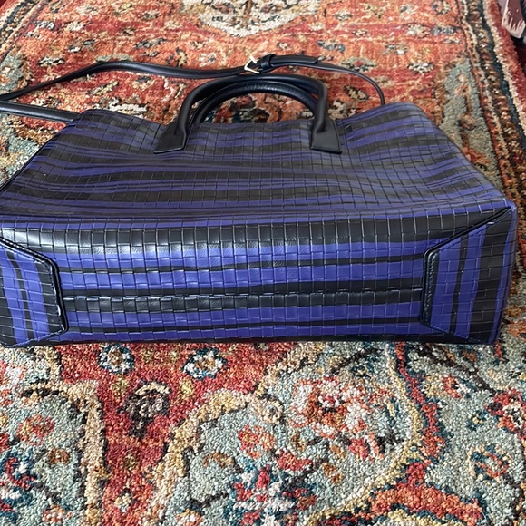 Coach bag Bleecker tote woven blue and black leather new with tags and dust bag - Picture 3 of 9